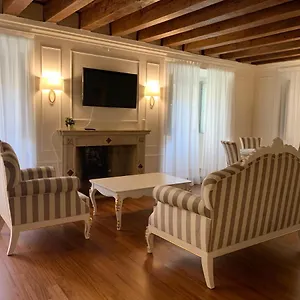 Cavour44 - Palazzo Canossa Italy
